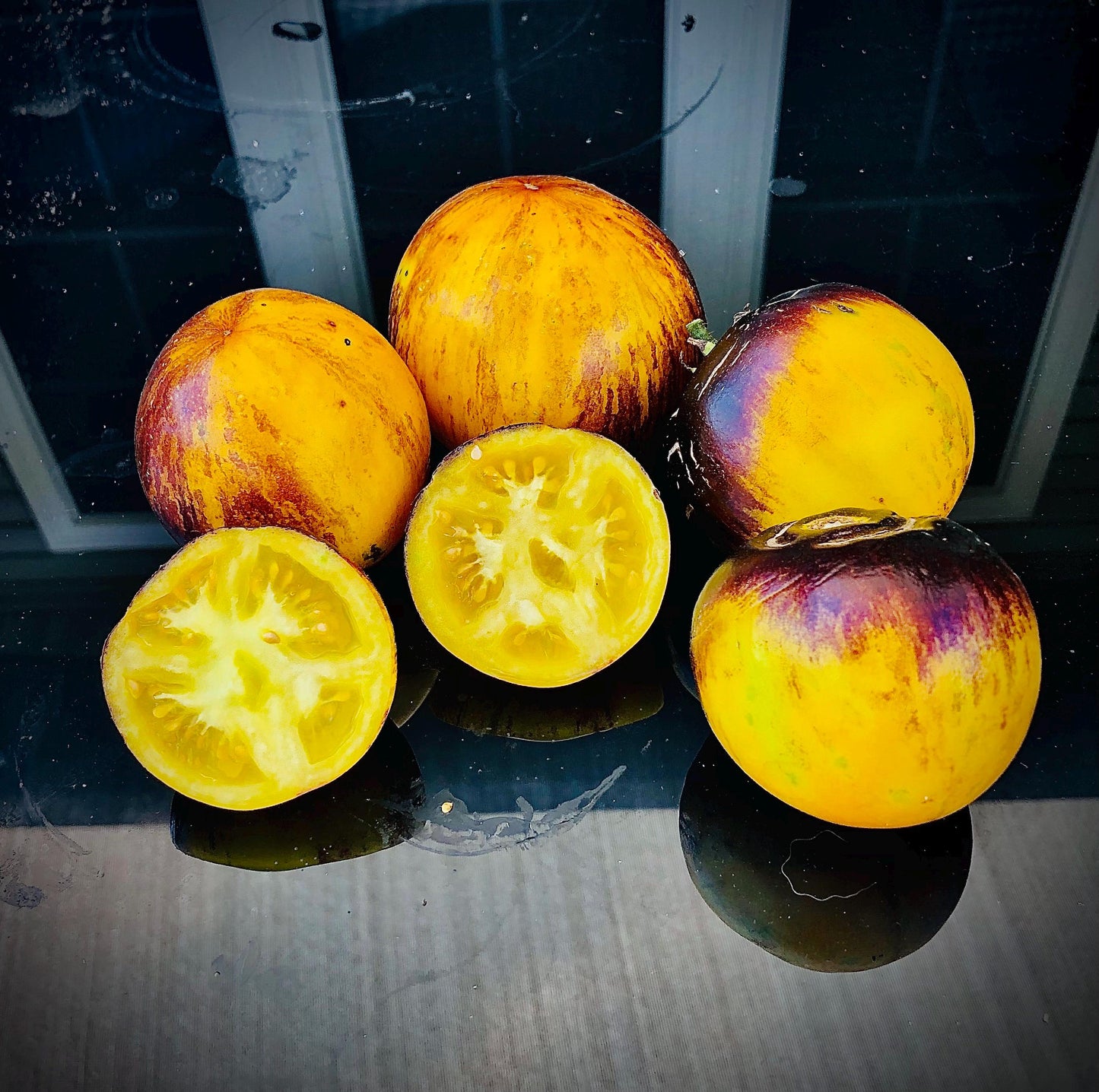 Stripes Of Yore - Tomato Seeds